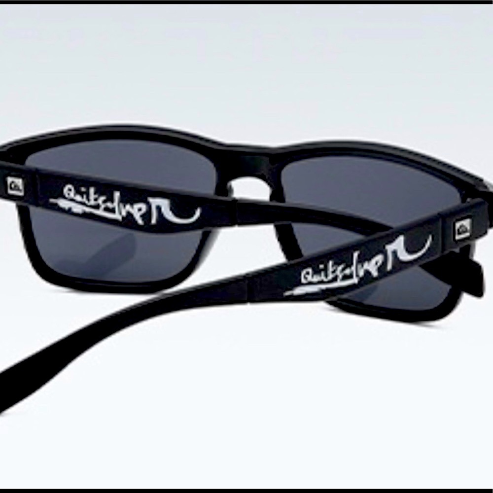 🔥🔥 Quicksilver sunglasses Black and Silver